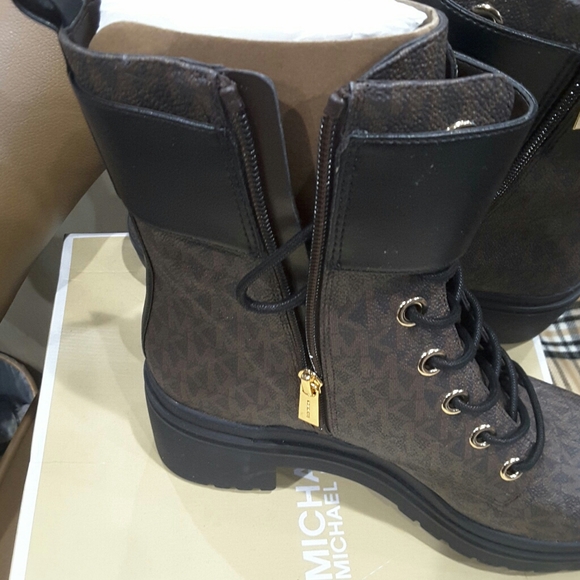 Michael kores Rorylug bootie - Picture 4 of 9